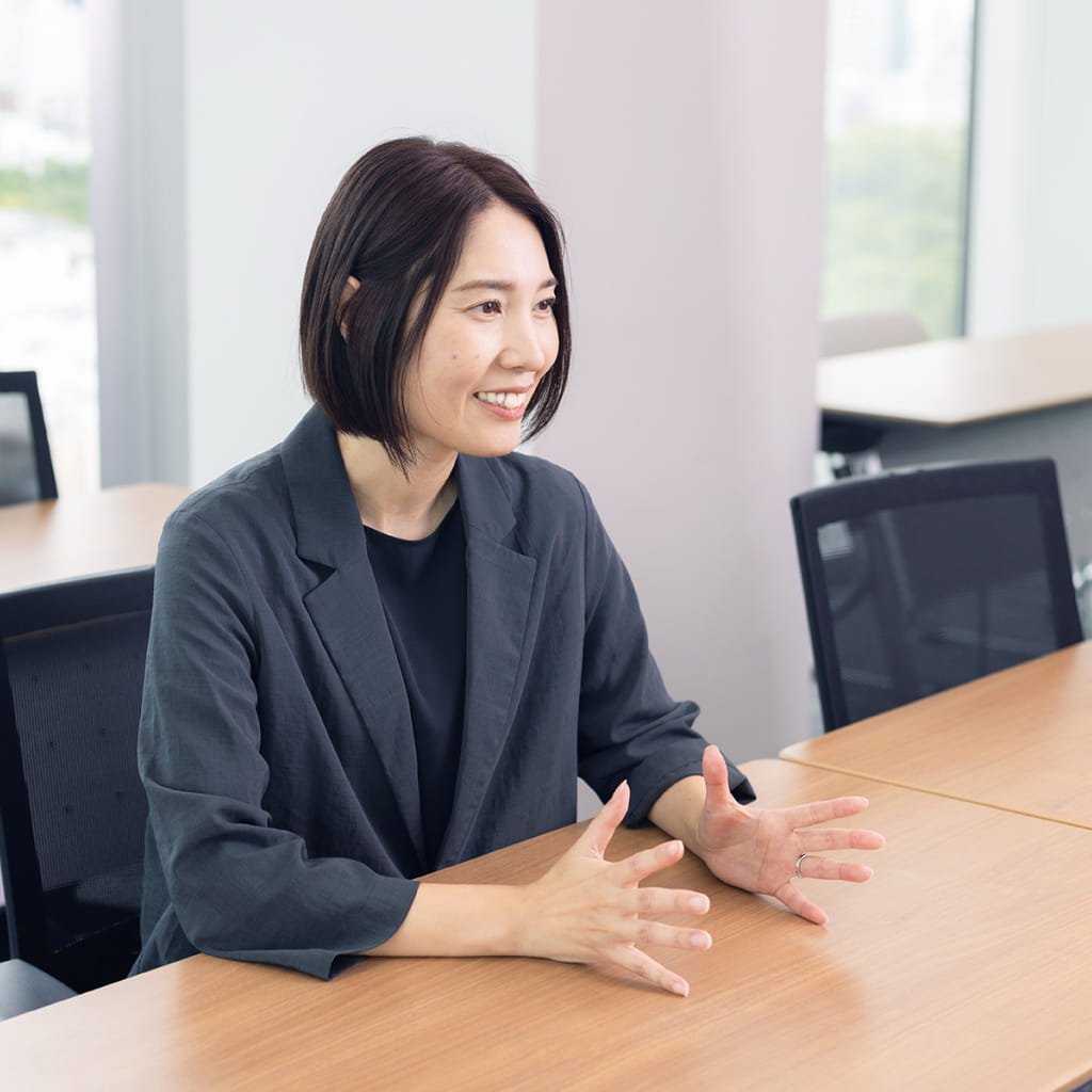 写真:インタビューに答える松田さん