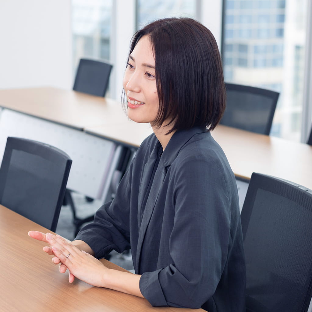 写真:インタビューに答える松田さん